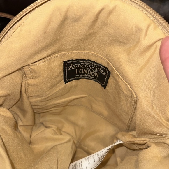 Round Jute Crossbody Bag - Picture 11 of 16